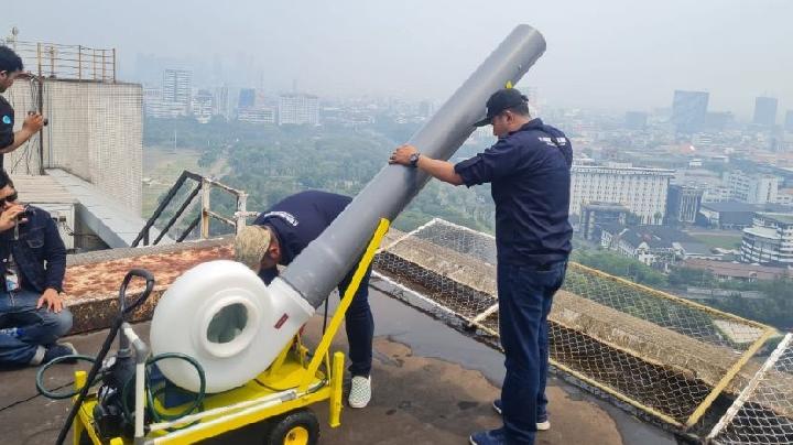 Kualitas Udara Jakarta Buruk, Semprot Air dari Gedung Tinggi Dianggap Mubazir